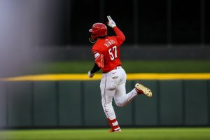 Former Reds Player That Was A Bust Now Signs With Royals