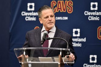 Cavs Owner, Dan Gilbert, Looking to Sell Team