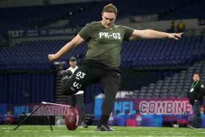 Jets Sign ‘The Thicker Kicker’