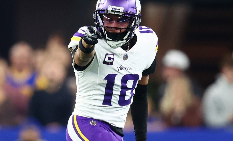 Vikings Star Explains How He Was Scammed Out Of 0K