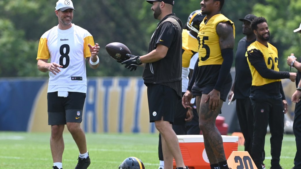 Aaron Rodgers Signs Team Friendly Deal, But In a Role You Wouldn’t Expect