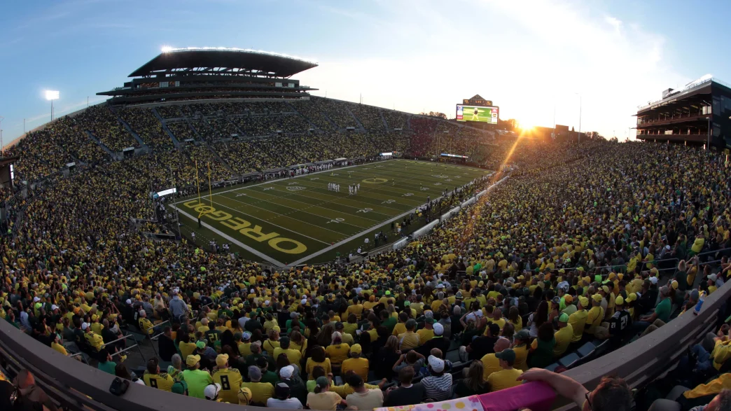 Former Oregon Duck Who Starred in Rose Bowl Passes Away at 51