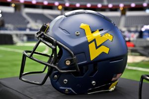 CRAZY: High School RB, SirPaul Cheeks, Commits To Play In the Big 12