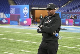 Jerry Rice Is Not Happy With The Way 49’ers Have Handled Off-Season, Says “Too Many Young Players”