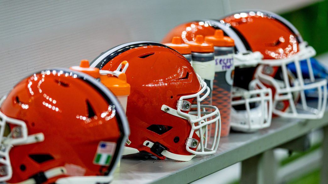 NFL and Browns Legend Has Sadly Passed Away