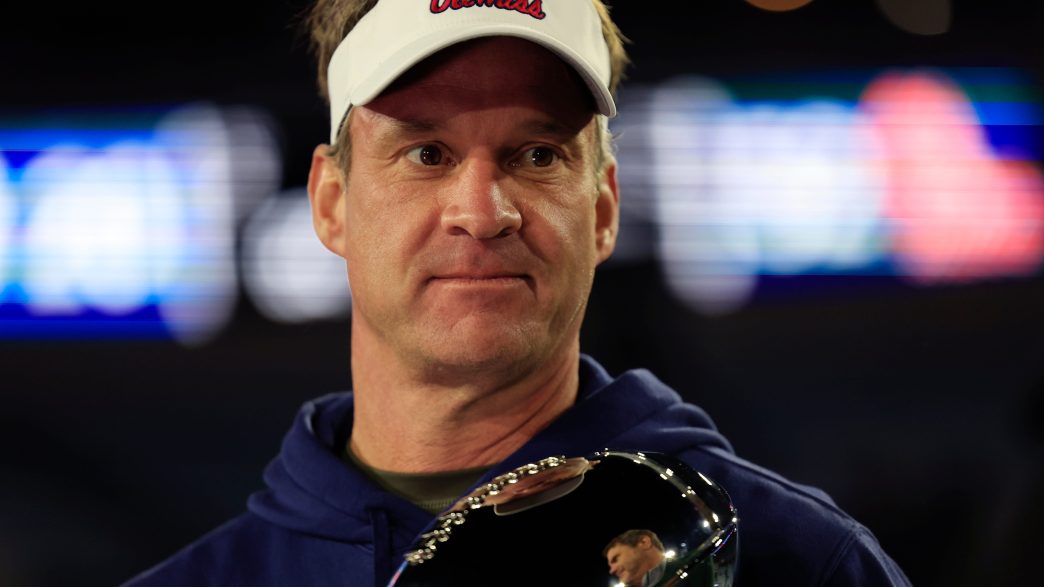 Lane Kiffin Recieves Tons of Congratulations After Huge Off-Season Accomplishment