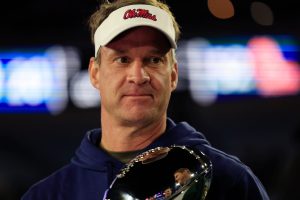 Lane Kiffin Recieves Tons of Congratulations After Huge Off-Season Accomplishment