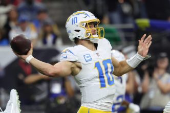 Randy Moss Leaves Out NFL Star Of Top 5 QB Rankings