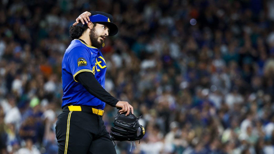 Mariners Pitcher Was Caught Tipping Pitches And The Yankees Jumped On Him To Rally Back After Near No-Hitter