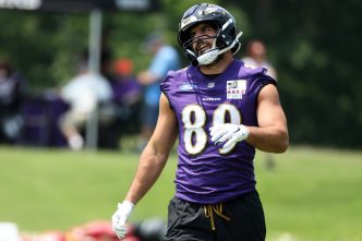 Ravens TE Fractures Foot