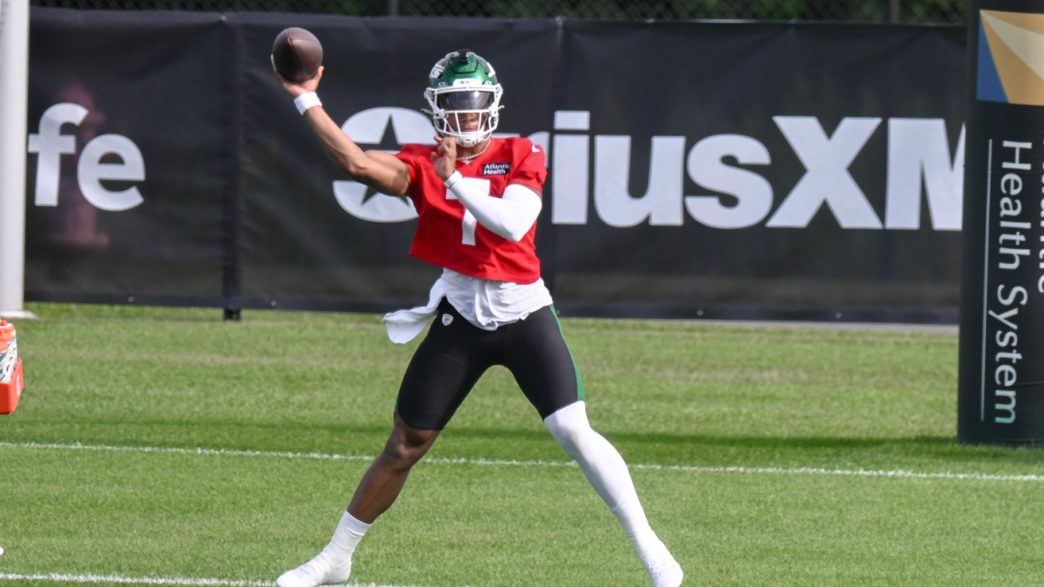 Jets QB, Justin Fields, Suffers Scary Injury During Training Camp
